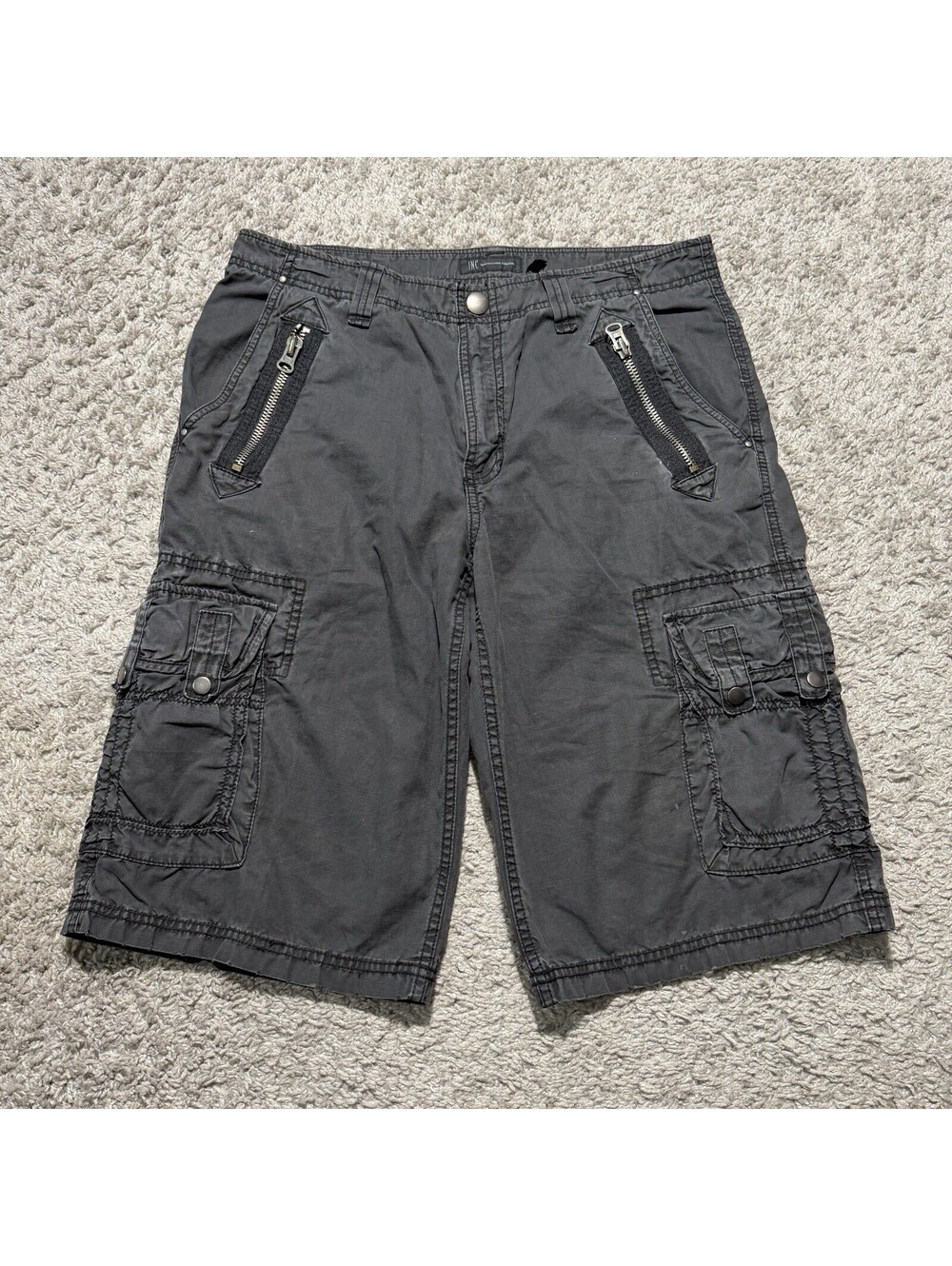 INC International Concepts Y2K Baggy Utility Cargo Shorts Grey Studded Sz 31